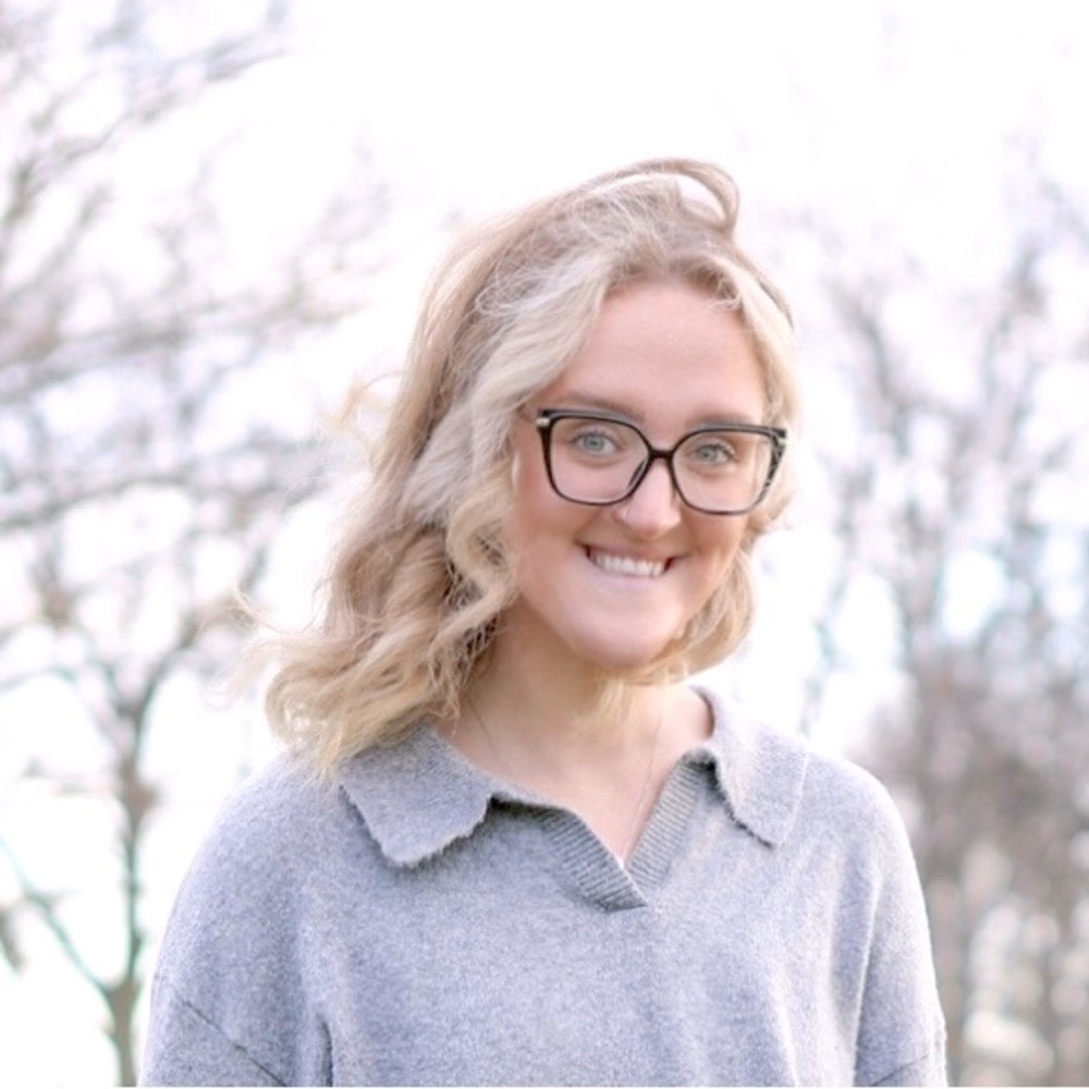 Meet your Posher, Cassandra